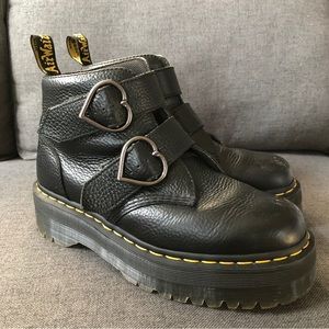 Dr. Martens Devon Heart Boots